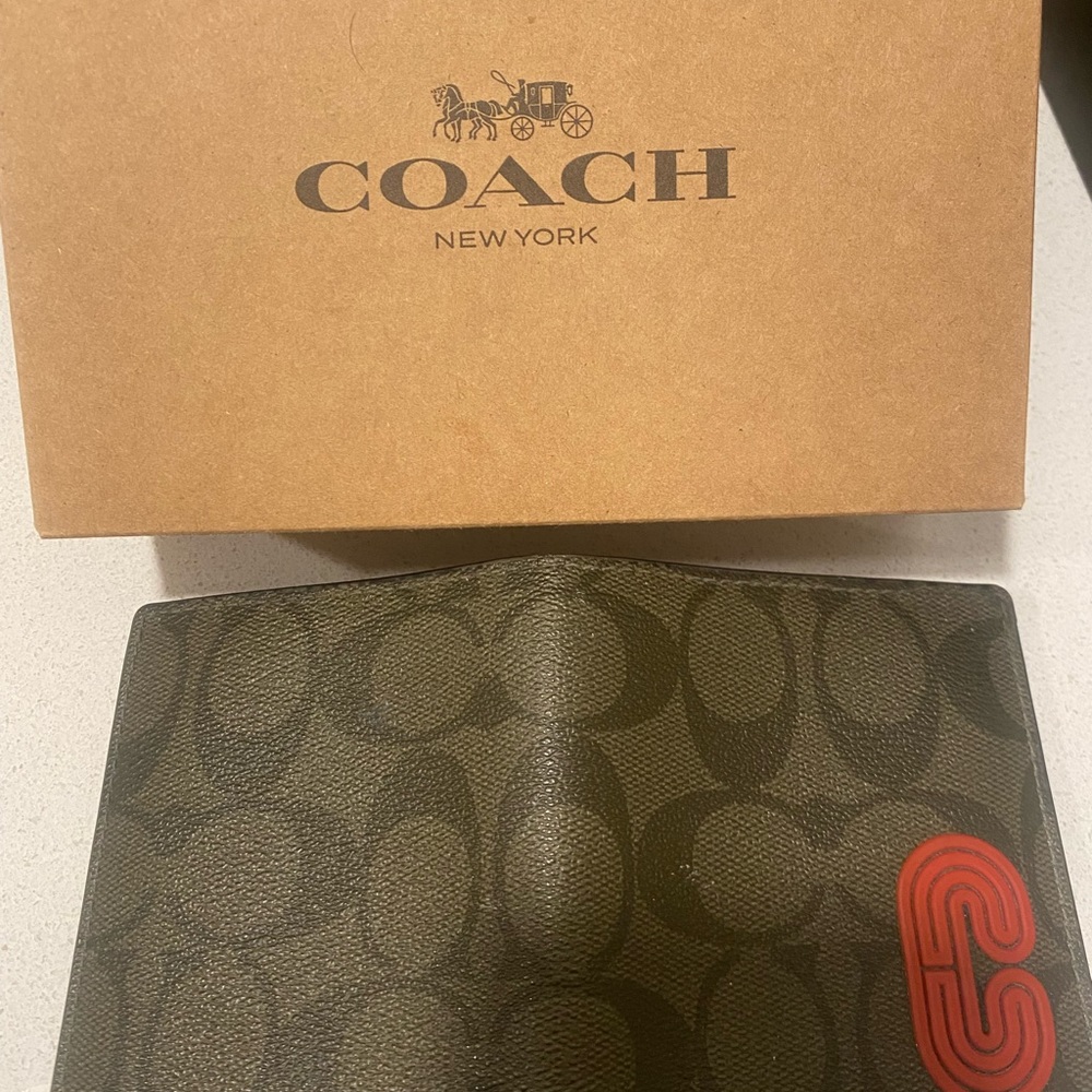 Authentic Coach Men’s Wallet Slim Bi fold in EUC